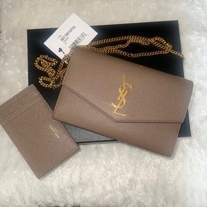 Uptown YSL Monogram Grain de Poudre
Wallet on Chain w/ Card Case